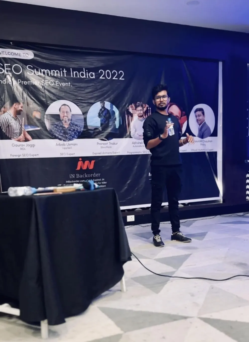 Abhishek Sood speaking at SEO Summit India 2022 in Chandigarh
