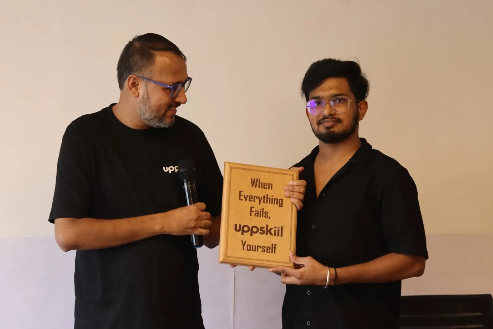 Abhishek Sood receiving a speaker plaque at Basecamp 2023 in Noida